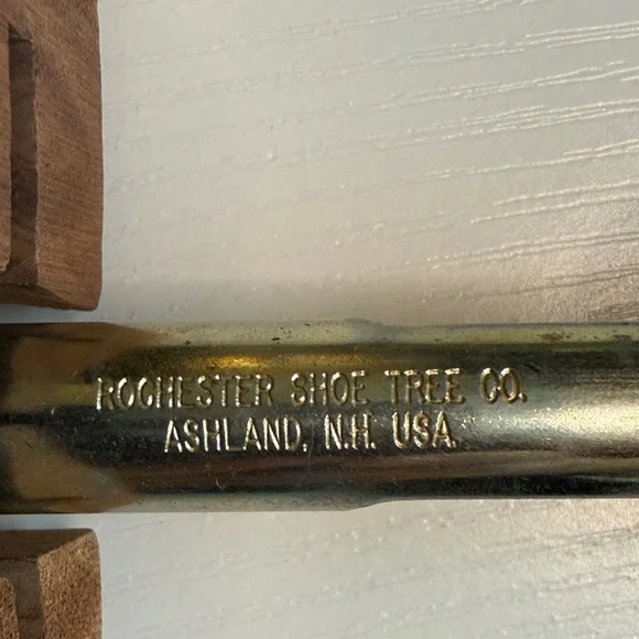 G.H. Bass & Co. Natural Wood Shoe Trees - Picture 3 of 5